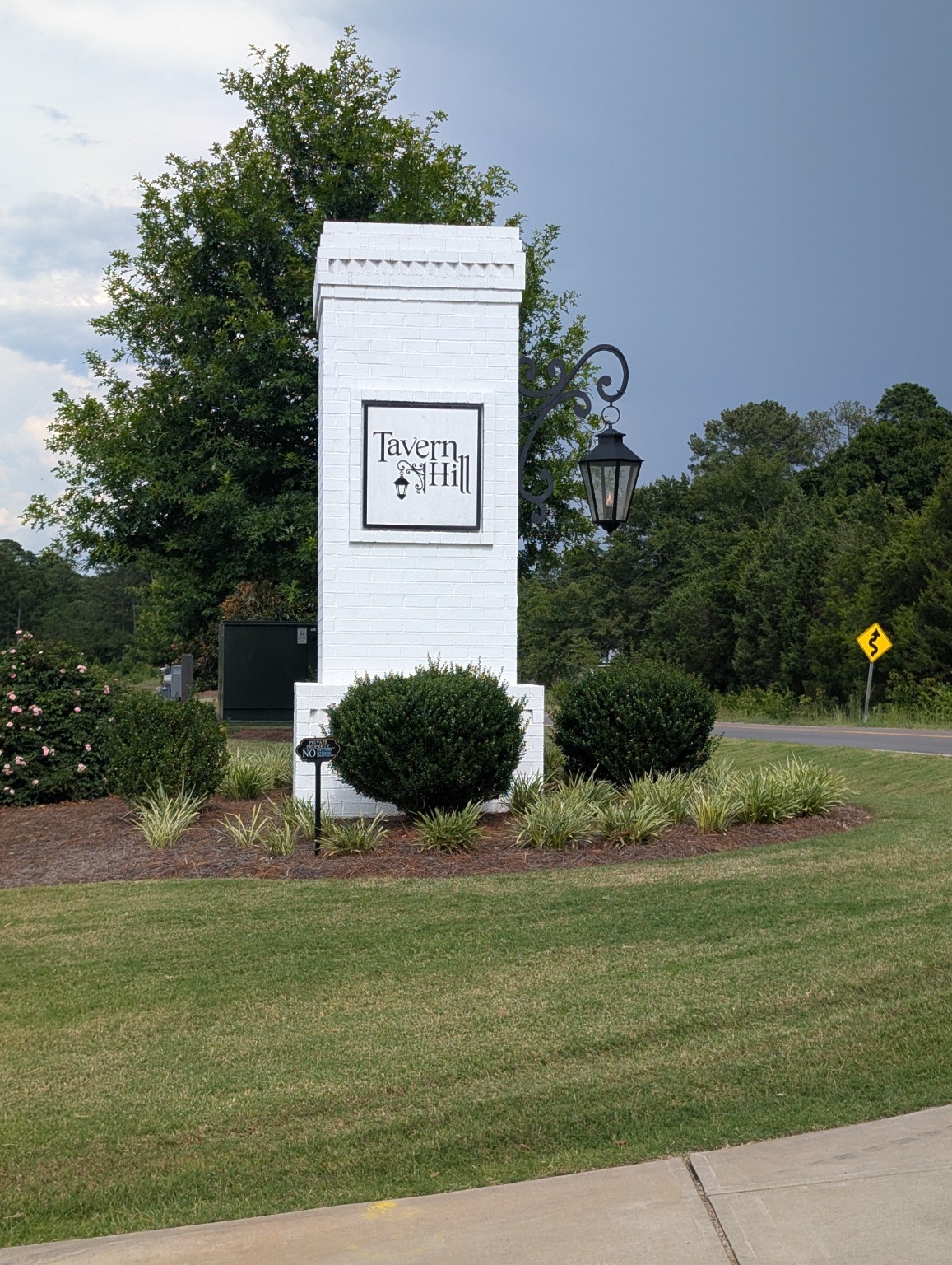 Tavern Hill lantern monument